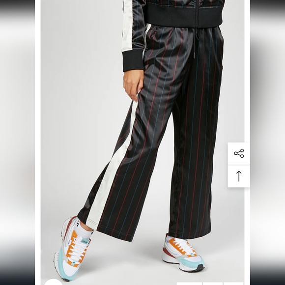 FILA AVIANA CROPPED SATIN PANTS SNAPS SIZE SMALL NWT - Picture 2 of 10